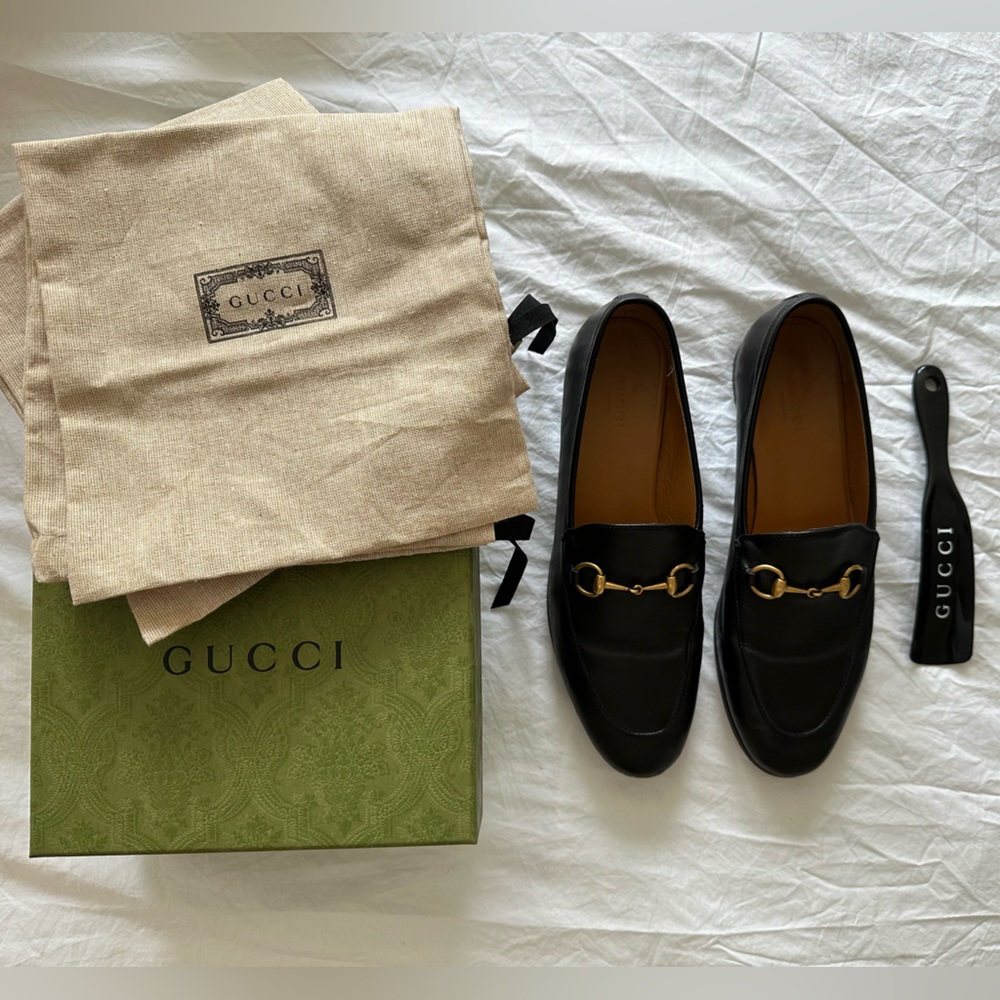 WOMEN'S GUCCI JORDAAN LOAFER - Black. Size 38. Lightly worn.